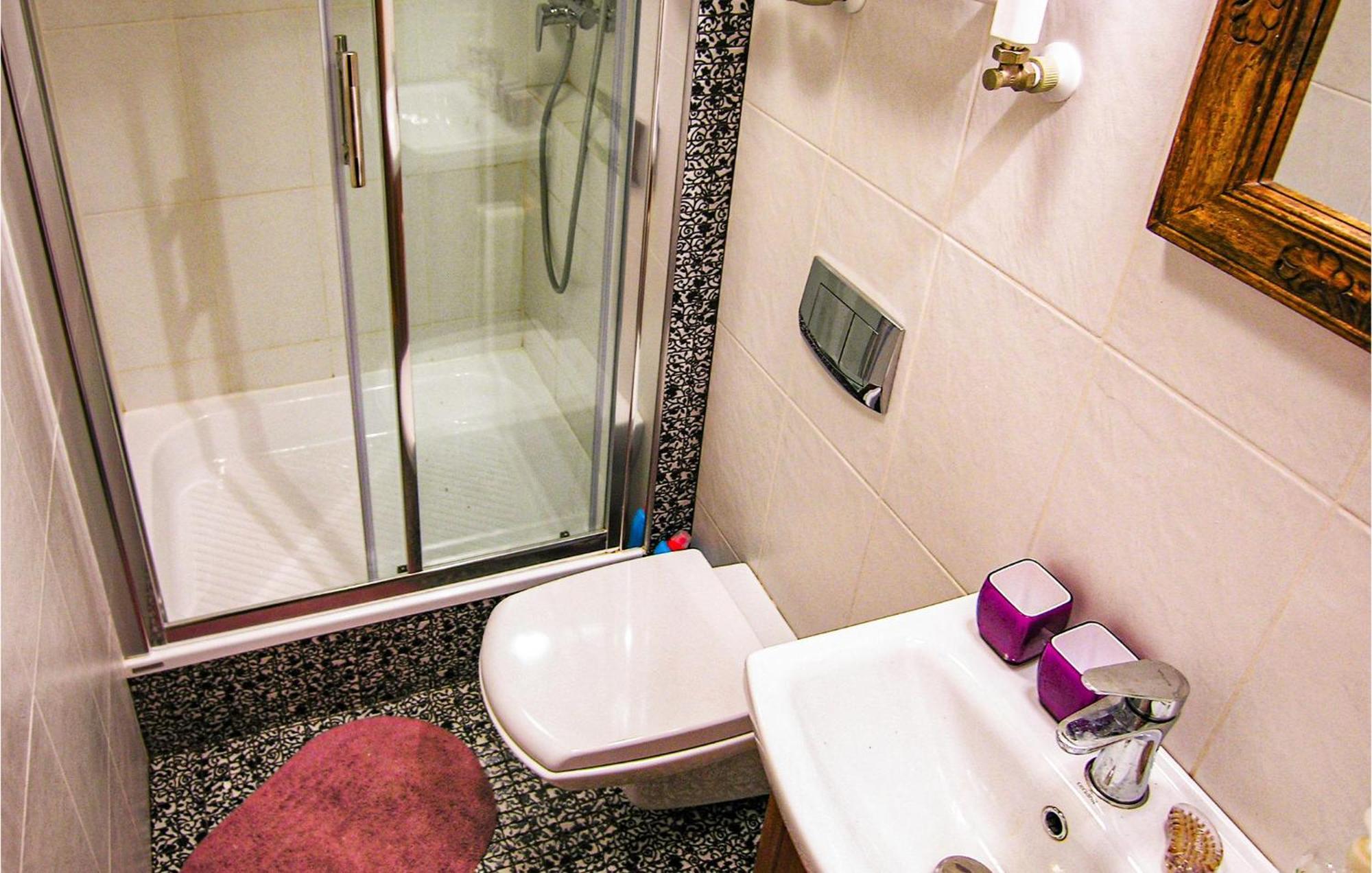 Awesome Home In Pleszew With Wifi Zawidowice ภายนอก รูปภาพ