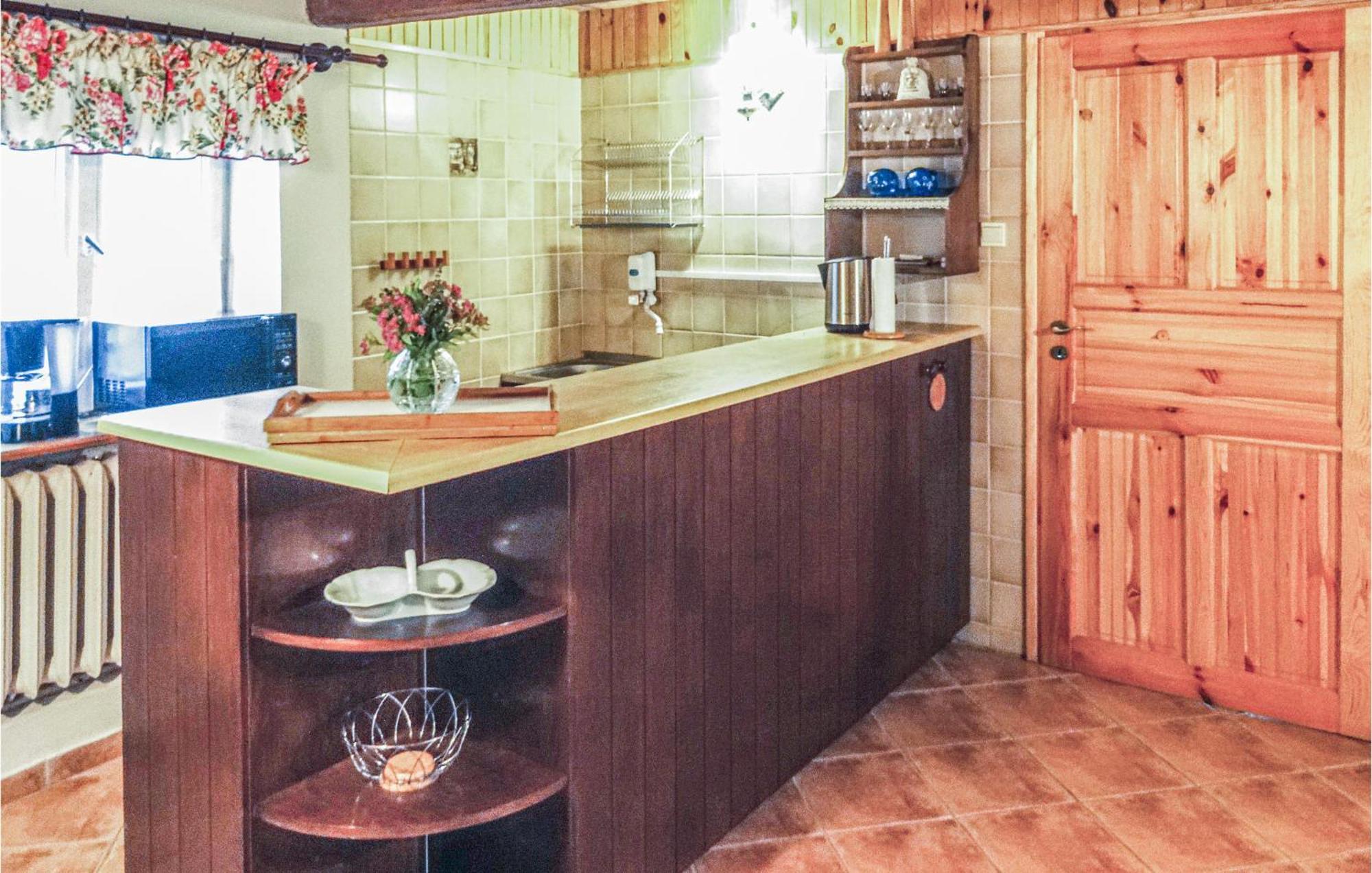 Awesome Home In Pleszew With Wifi Zawidowice ภายนอก รูปภาพ