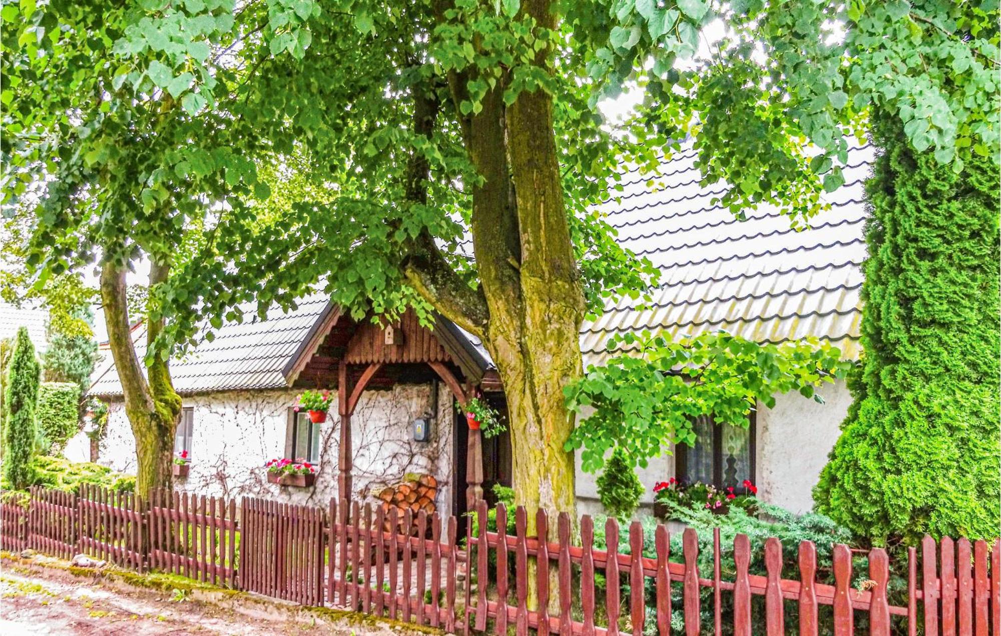 Awesome Home In Pleszew With Wifi Zawidowice ภายนอก รูปภาพ